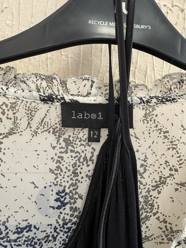 Label lab white and black - label, .
